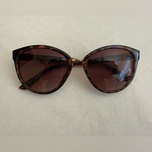 Kenneth Cole Reaction Sunglasses 1304 Women's Tortoise Brown Gold Trim Shades